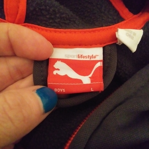 Ladies Puma zip up hoodie. Size L - Picture 3 of 3